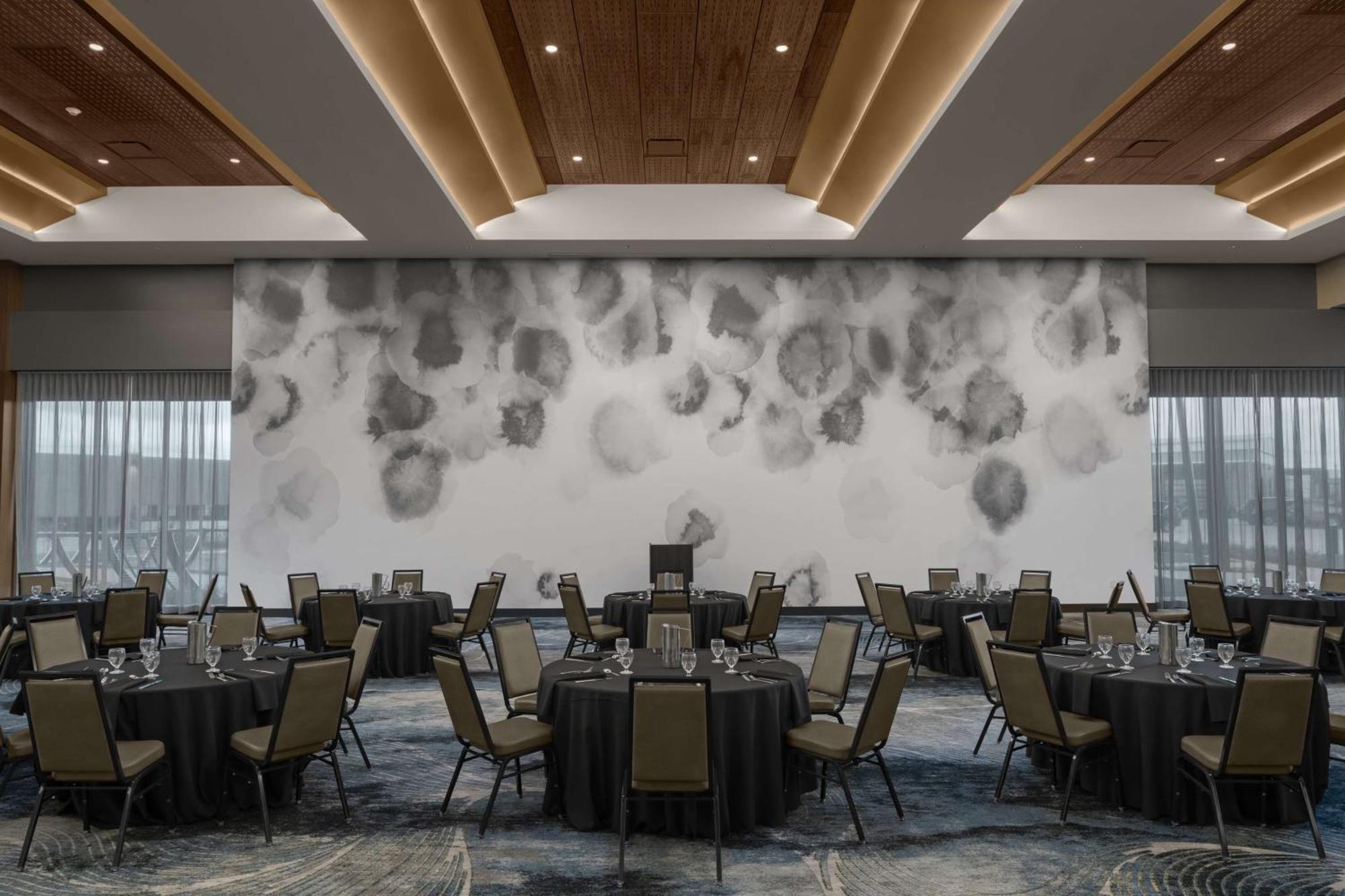 Hilton Garden Inn Grand Prairie At Epiccentral Exterior photo